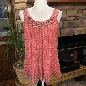 ROZ & ALI SIZE MEDIUM SLEEVELESS CORAL BLOUSE FULLY LINED WITH WOODEN ACCENTS